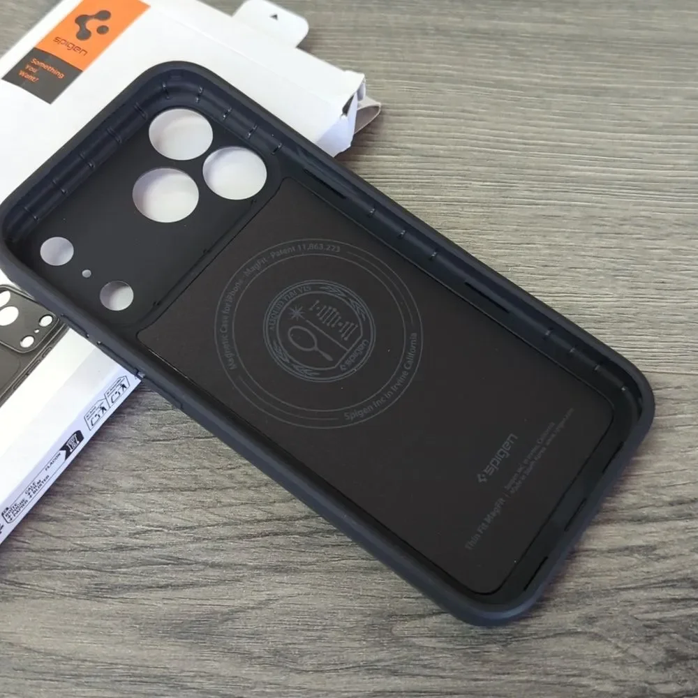 Spigen iPhone 17 Pro Max Black Phone Case with Magfit